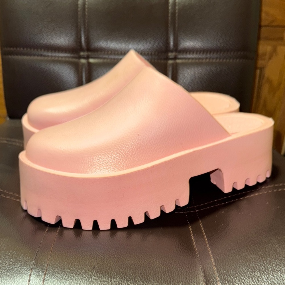 Pink Platform Clogs - Picture 3 of 6